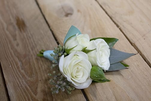 white spray roses, seeded eucalyptus, long island wedding, marina del ray